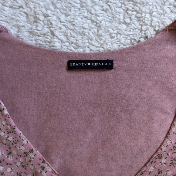 brandy melville gina top *sold - Picture 3 of 3